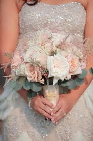 It's not a surprise then that red is also a popular choice for wedding decorations. Chinese Wedding Flower Arrangements