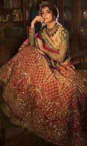 Red And Green Color Wedding Lehenga Indian Bridal Outfits Bridal Lehenga Red Indian Wedding Outfits