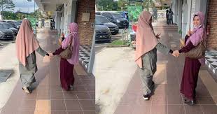 577,855 likes · 187,264 talking about this. Tak Manjakan Anak Sulung Sejak Kecil Ajar Urus Keperluan Adik Adik Termasuk Bab Solat Ustazah Asma Harun Kashoorga