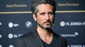 Jean Bernard's Instagram, Twitter & Facebook