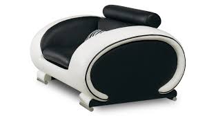 Fauteuil oeuf design cuir pu chaise bureau orange et blanc fal09013. Fauteuil Contemporain Aux Formes Galbees Okyo Mobilier Moss