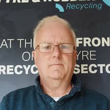 Ewan Scott, autor en Retreading Business