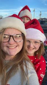 Can someone please remove this photo bomber out of this picture for me  please?