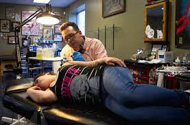 Shop your local lincoln big lots, located at 220 north 66th st. Lincoln Tattoo Parlors Thrive On Business From College Aged Students News Dailynebraskan Com