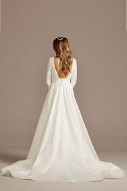 3 4 Sleeve Low Back Crepe And Satin Wedding Dress David S Bridal Wg4005 Wg4005 249 00 Angbridal