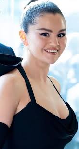 Selena gomez via Insta Story นทธธที I wonder if Willy Wonka is hiring