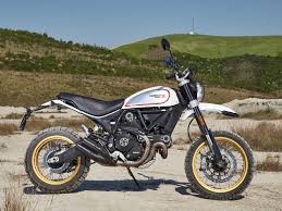 Ducati scrambler off road monster dirt bike magazine. Ducati Scrambler 800 2017 On Review Mcn