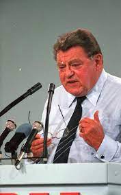 In den vier jahrzehnten seiner politischen karriere hat franz josef strauß wohl mehr skandale und affären überstanden als jeder andere deutsche nachkriegspolitiker. Franz Josef Strauss Wikiwand