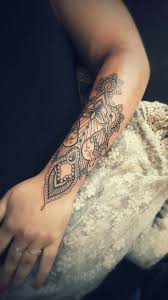 Pin Auf Frauen Arm Tattoo