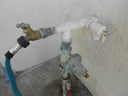 Outdoor spigots come in many different styles and can installation of an outdoor spigot is usually relatively straightforward. Outside Faucet And Pipes Knoxville Plumbing Plumber In Knoxville Plumbing Tennessee