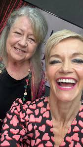 What a treat to have Australian legend @realnonihazlehurst