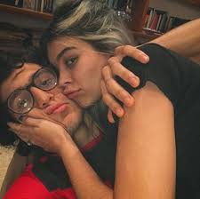 Nasceu Benjamin, filho de Tom Veloso e Jasmine