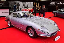 A pointed nose, flat roofline and rear end that was very unlike any ferrari. Ferrari 275 Wikiwand