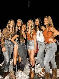 Vsco Evannoswald Countryconcertoutfit Country Concert Outfit Ideas Countryc Country Concert Outfit Country Concert Outfit Winter Country Concert Outfit Fall