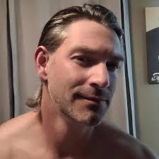 Women aging… everyone has an opinion 🤷‍♂️