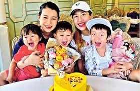 Myolie wu (胡杏兒) gives birth to a third baby boy named liam lee (李奕宏) in early april and he is. Myolie Wu And Sharon Chan Take Their Kids To Disneyland Jaynestars Com