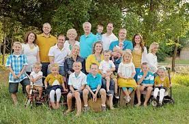 Summer Family Photos Large Family Pictures Family Reunion Photos