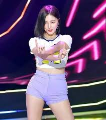 International fanbase for momoland / dublekick trainee nancy (낸시). Pin On Nancy Mcdonie