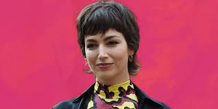 Le Step Mullet La Coiffure Qui Revisite La Coupe Mulet Des Annees 80 Cosmopolitan Fr