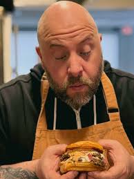 My sister just got home and brought me a burger as pasalubong.I don't even  like burgers 😒 She's so annoying‚ really.