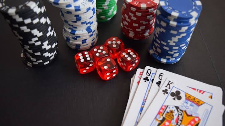 Online Casino Adventures in Bristol: Where Digital Entertainment Meets Tradition