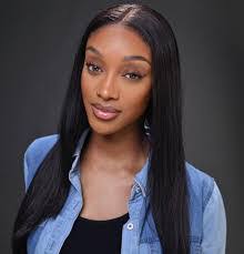 Lela Checco's Instagram, Twitter & Facebook