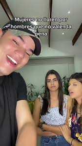 Tu tan buena que estás y llorando por un feo @walitzaulloap_ @Pri⚡️