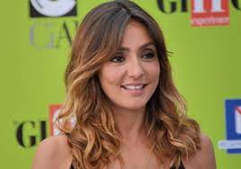 Alla festa del cinema di roma la bella ambra angiolini ha sfoggiato un look alternativo: Ma Cosa Hai Fatto Ai Capelli Ambra Angiolini Irriconoscibile In Vista Del Matrimonio Foto