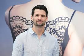 95 673 tykkäystä · 481 puhuu tästä. Mit Diesem The Royals Star Ist James Lafferty Jetzt Verlobt