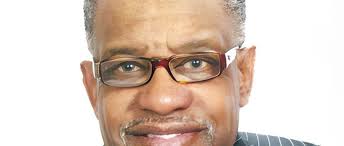 76th Commencement: Lake Michigan College awards 472 degrees and  certificates during May 7 ceremonies