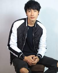 Pin Di Selebriti