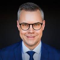 20+ "Michael Helfen" profiles