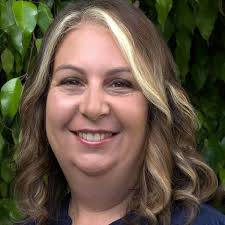 Creating Little Miracles: A Guide to Surrogacy: Lyons, Alysia, Valencia,  Maria, Eyvazzadeh, Aimee, Pollock, Will, Judd, Amanda: 9781967041046:  Amazon.com: Books