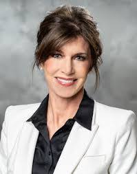 Ann Hoff's Instagram, Twitter & Facebook