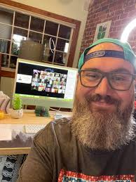 Dan Craddock from Metro Nova Creative is gearing up the meeting today with  a TON 🏋️‍♀️ of great professionals that are helping each member grow their  businesses. Are you interested in attending