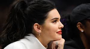 When we first talked about blake griffin throwing down these dunk contest worthy dunks at a usab practice… Pickel Am Kinn Die 3 Haufigsten Ursachen Und Wie Du Sie Endgultig Los Wirst Kendall Pickel Am Kinn Kendall Jenner