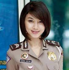 Pin Di Gaya Rambut
