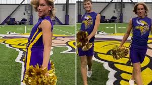 Minnesota Vikings male cheerleaders Blaize Shiek and Louie Conn clap back  at critics of their spot on the squad: “Did somebody call our name?”