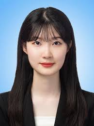 Train-themed Yongsan CafeㅣDAIVELER