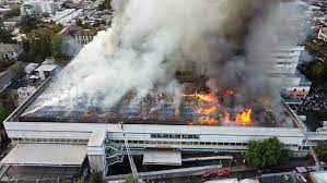 Al momento del incendio, en san borja se encontraban 27 pacientes covid en situación crítica, los. Imagenes Los Registros Del Incendio En El Hospital San Borja Arriaran Duna 89 7 Duna 89 7