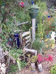 Pin By Leslie Adams On Yard Garden Flea Market Style Southern Garden Garden Art