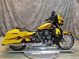 2015 New 2015 Harley Davidson Cvo Screamin Eagle Street Glide Flhxse In Searchlight Yellow Wow What A Bike Harley Harley Davidson Bikes Harley Davidson Cvo