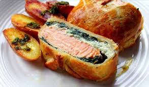 B olio evo, sale e pepe. Filetto Di Salmone Alla Wellington In Crosta Di Sfoglia Croccante The Italian Times