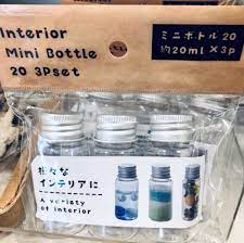 100均セリアで手作りハーバリウムの作り方 材料 使えるハンドメイド素材をご紹介 カラーオイルがおすすめ 夏休みの工作にも 雪見日和 ハンドメイド 作り方 100均 スライム 作り方 ミニボトル