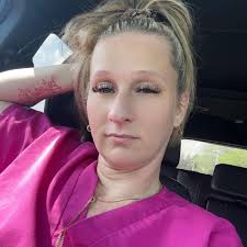 Creamy Chicken Avocado Ranch Wraps Ingredients: 1. 2 cups cooked shredded  chicken 2. 1 avocado, diced 3. 1/4 cup ranch dressing 4. 1/4 cup diced  tomatoes 5. 1/4 cup diced red onion