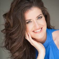 Leslie Beaver's Instagram, Twitter & Facebook