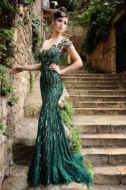 Beautiful Emerald Green Dress By Rami Salamoun Perfect For Any Red Carpet Event Green Evening Gowns Formal Dresses Prom Green Prom Dress