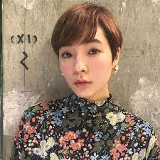 コンパクトなショートスタイル 手で乾かすだけで立体感あるショートに 1人1人の顔型 毛質にあわせてカットします 指名のお客様の90 以上がショート ボブです カット 久保ショート カラー パーマ ファッション ショートカット 30代