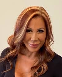 Laurie Ouellette's Instagram, Twitter & Facebook