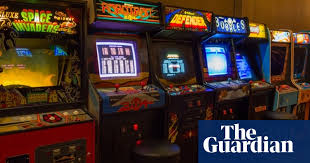 Este juego de vídeo de miniaturas posee las replicas exactas de los juegos de la época de los 80's y 90's. Ready To Blow Binge On Classic Arcade Games At Vector Volcano Oregon The Guardian
